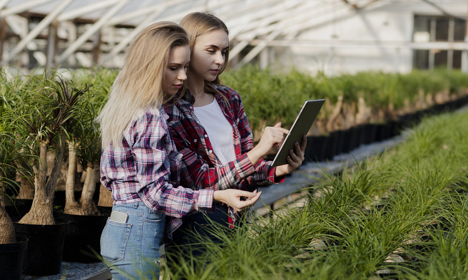 Ferme & entreprise avec plus de 1 M$ de bénéfices - Victoria - Agriculture 1