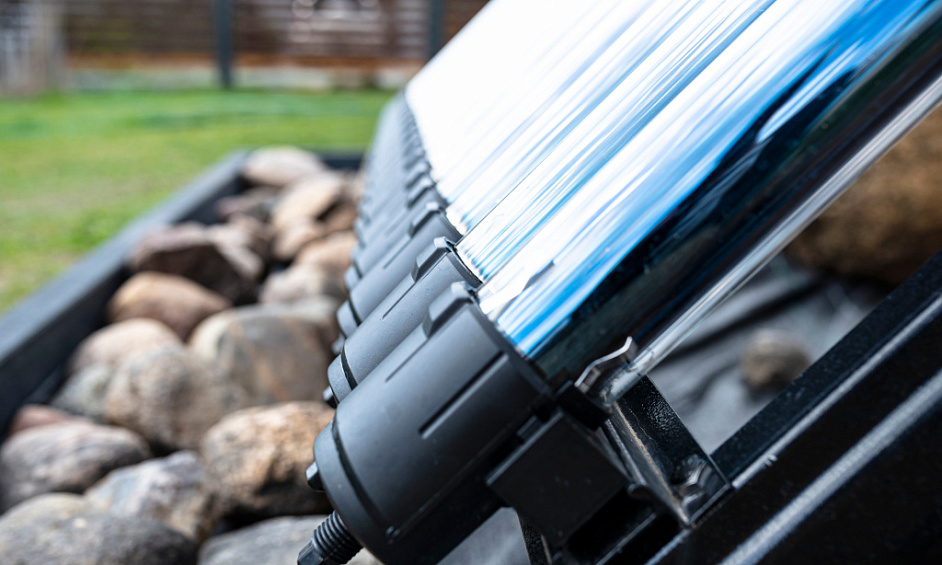 Franchise Gutter Knight à vendre - Protection de gouttières résidentielle- commerciale - Reconnu, Réputé, Abordable- Gagnez jusqu'à 800 000 $ par an 1