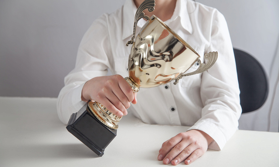 Entreprise de Trophées & Gravure de 40 Ans avec une Clientèle Fidèle et des Commandes Régulières d'Entreprises 1