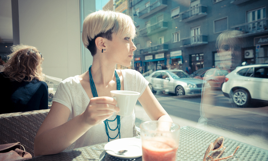 Superbe Café En Plein Centre À Seulement Quelques Minutes Du Centre D'Affaires 1