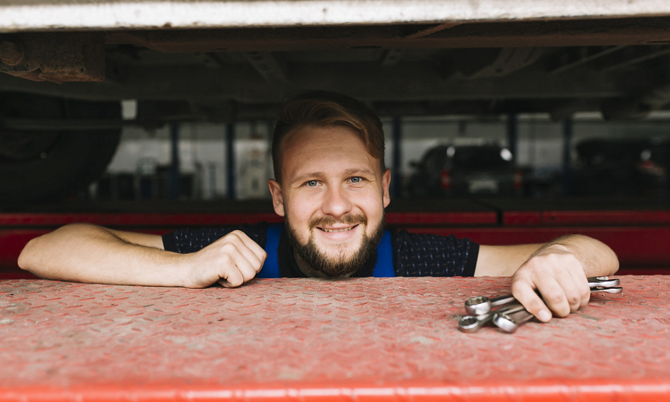 Atelier Mécanique À Petit Prix - LE PROPRIÉTAIRE GAGNE $200K 1