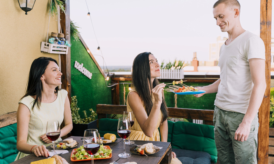 Affaire de restaurant emblématique à vendre à Bargara ! 1