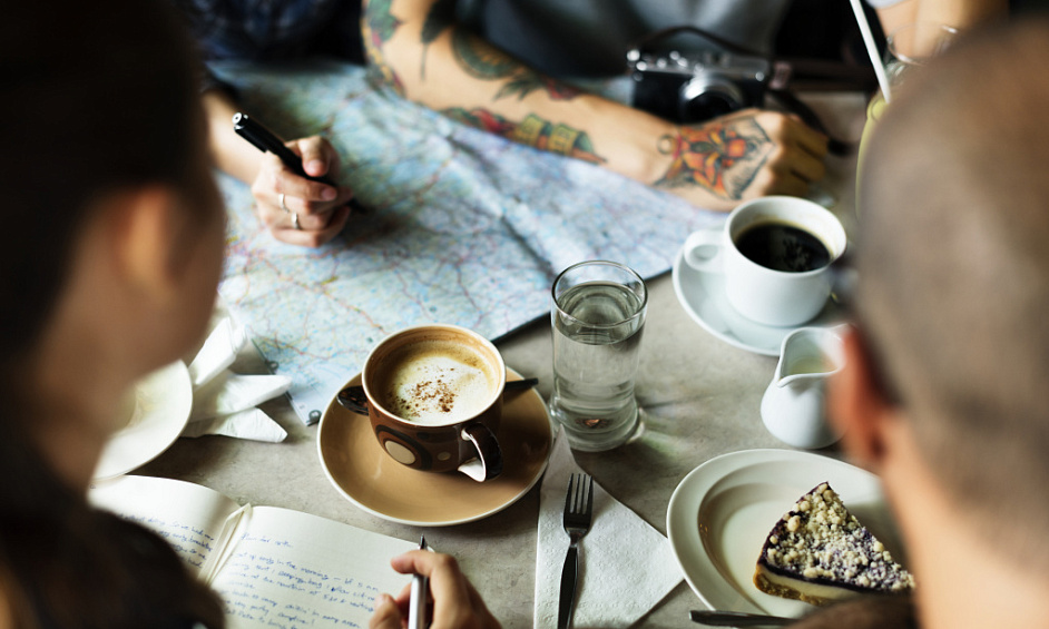 CAFÉ D'INSPIRATION EUROPÉENNE - EMPLACEMENT TRÈS FRÉQUENTÉ - PROFITS CONSTANTS 1