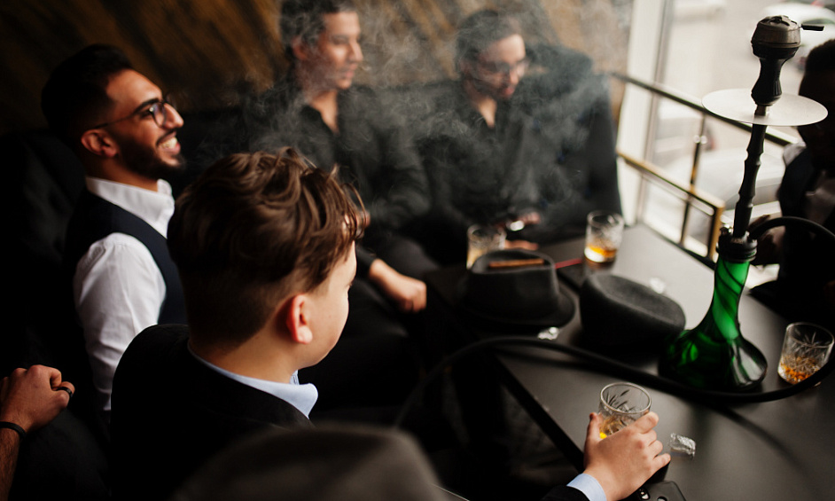 $500,000+ de bénéfice par an - Salon de chicha & bar à alcools très populaire à vendre 1