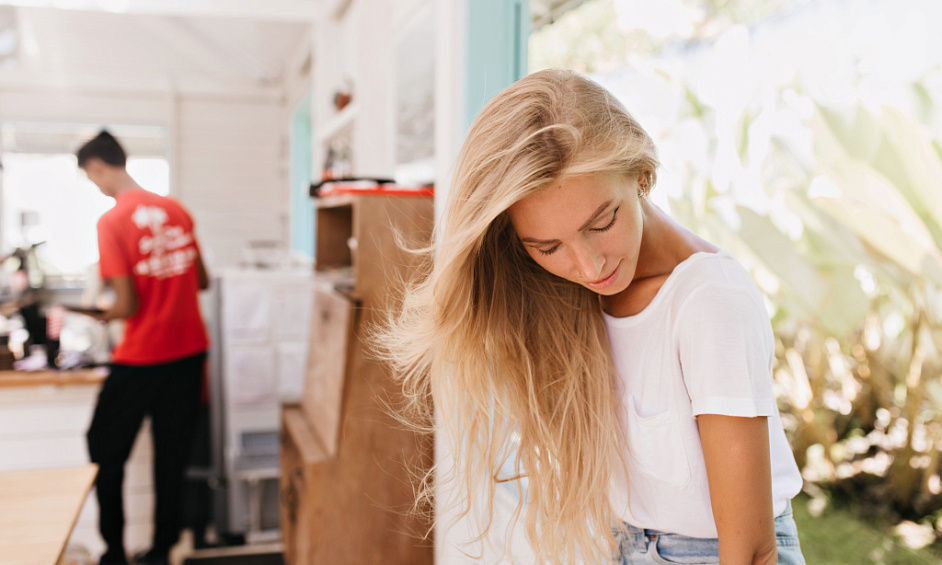 Extensions & Salon de Coiffure Spécialisé dans les Cheveux Blonds - Rentable & Récemment Aménagé 1